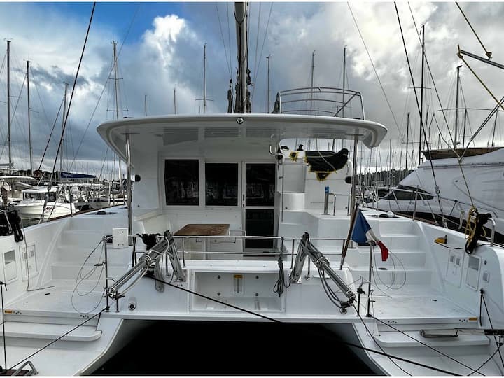 Gouvia 11.74 m Per noleggio Catamarano - #23534 - 1