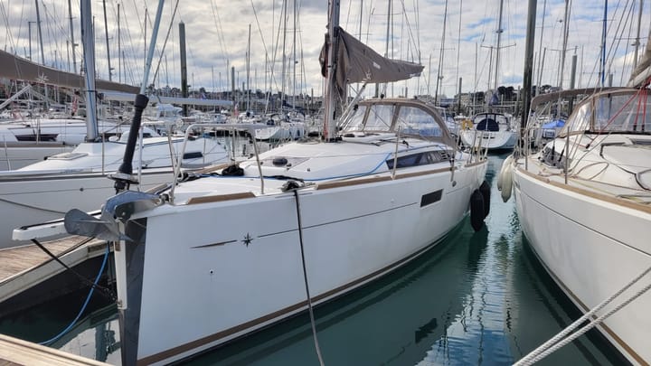 Sailboat Jeanneau Sun Odyssey 349 (2018) for Charter - Saint-Quay-Portrieux | #23625 - 13
