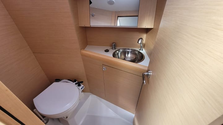 Sailboat Jeanneau Sun Odyssey 349 (2018) for Charter - Saint-Quay-Portrieux | #23625 - 7