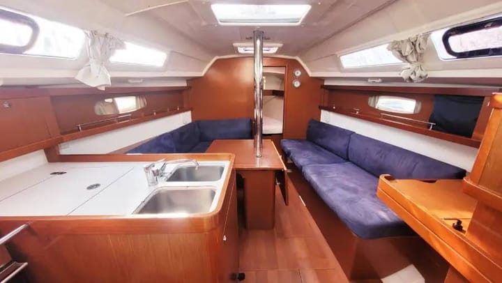 Sailboat Beneteau Oceanis 31 (2011) for Charter - Saint-Quay-Portrieux | #23634 - 7