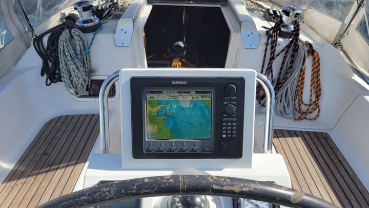 Sailboat Beneteau Oceanis 31 (2011) for Charter - Saint-Quay-Portrieux | #23634 - 12