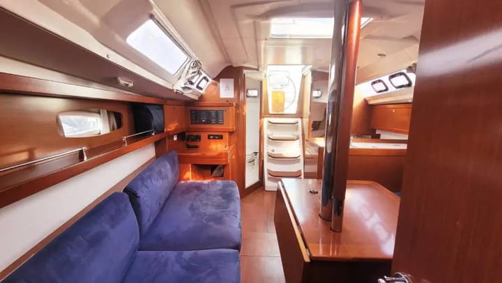 Sailboat Beneteau Oceanis 31 (2011) for Charter - Saint-Quay-Portrieux | #23634 - 6