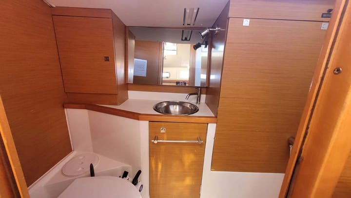 Sailboat Jeanneau Sun Odyssey 379 Performance (2012) for Charter - Saint-Quay-Portrieux | #23639 - 18