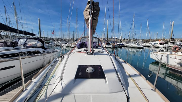 Sailboat Jeanneau Sun Odyssey 379 Performance (2012) for Charter - Saint-Quay-Portrieux | #23639 - 8