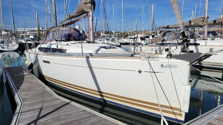 Sailboat Jeanneau Sun Odyssey 379 Performance (2012) for Charter - Saint-Quay-Portrieux | #23639 - 9