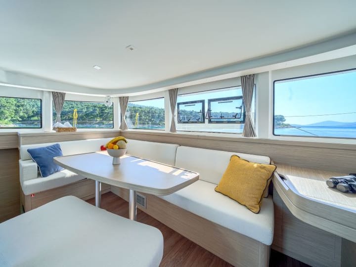 Kaštel Gomilica 12.8 m Per noleggio Catamarano - #23677 - 2