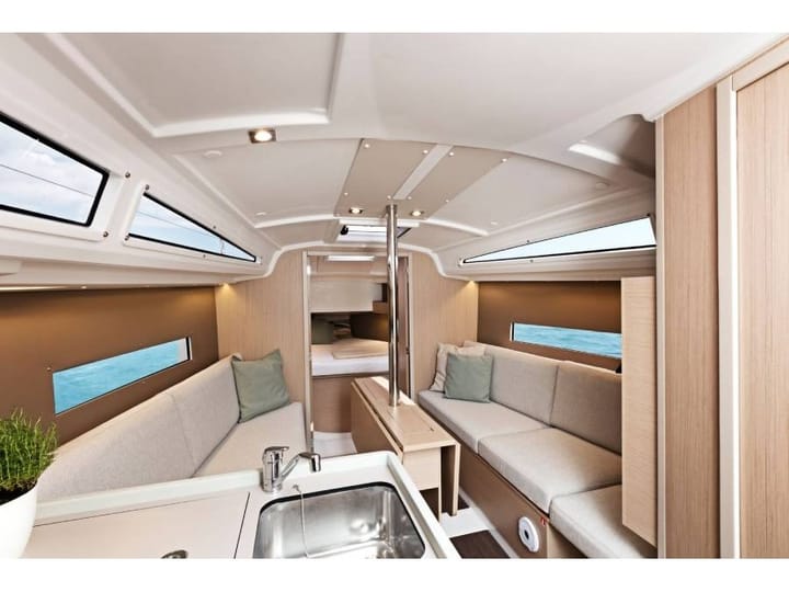 Sailboat Beneteau Oceanis 30.1 (2021) for Charter - Saint-Quay-Portrieux | #23864 - 2