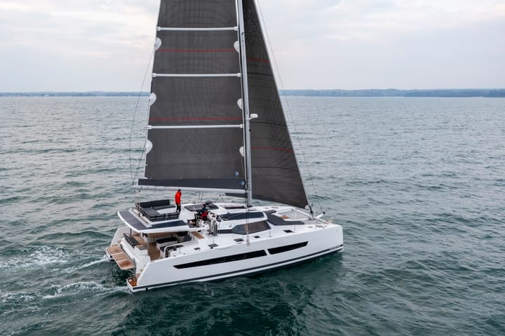 Hyeres 15.54 m Para Charter Catamarán - #23867 - 4