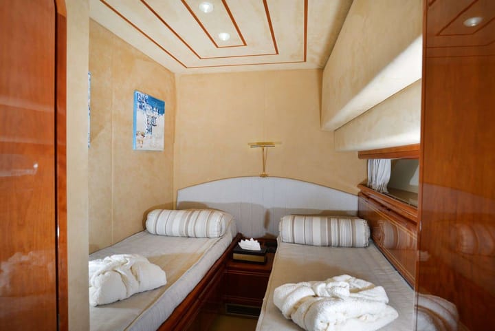 Gouvia 23.98 m For Charter Yacht à moteur - #23943 - 3