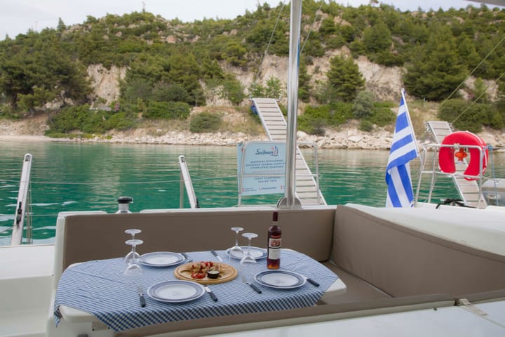 Nikiti - Penisola Calcidica 12.61 m Per noleggio Catamarano - #23955 - 9