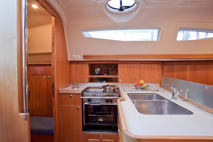 Sailboat Elan 344 Impression (2007) for Charter - Mali Lošinj | #2404 - 10