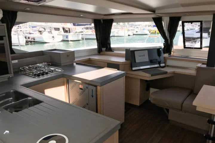 Tivat 12.58 m Für Charter Katamaran — #24257 - 18
