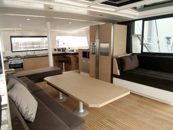 Furnari 13.1 m Per noleggio Catamarano - #24291 - 2