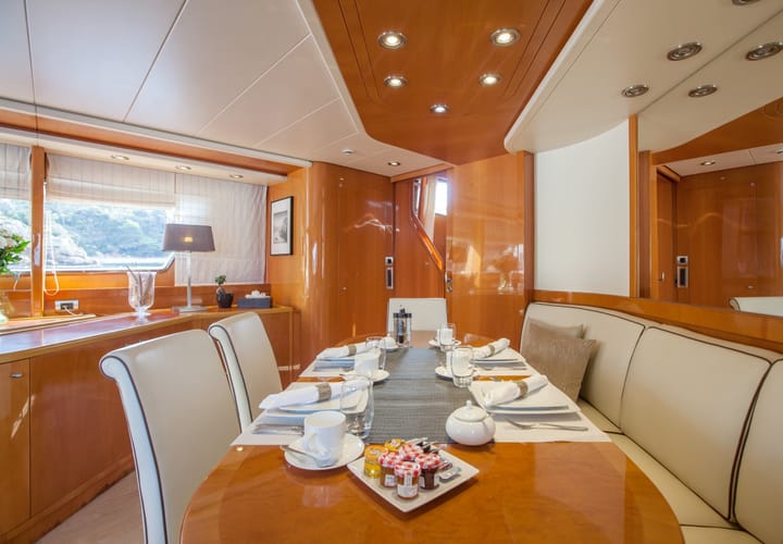 Cittanova 23.95 m Per noleggio Yacht a motore - #24362 - 17