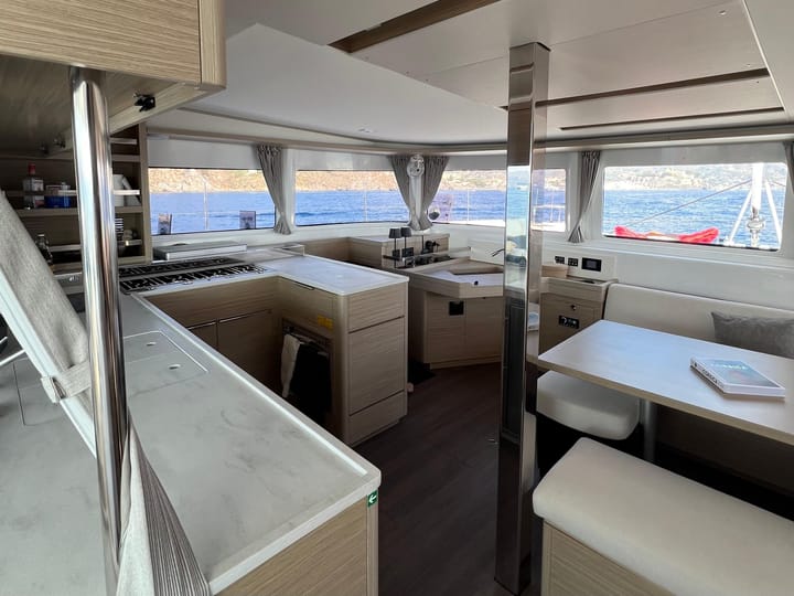  Catamarano Lagoon  46  (2024) per Noleggio, overcloccabile Furnari | #24413 - 2