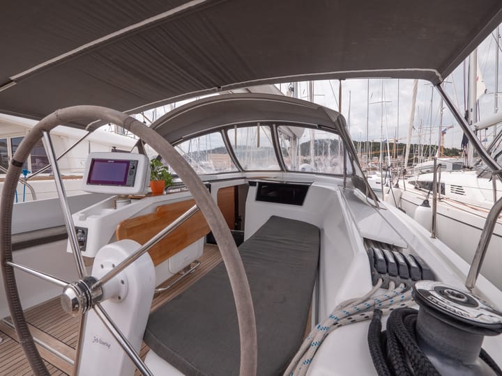 Split 12.4 m For Charter Voilier - #24445 - 24