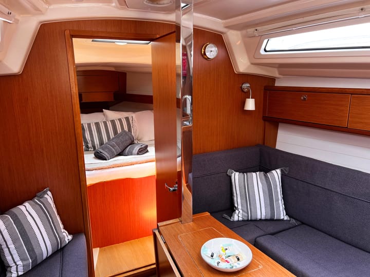  Barca a vela Bavaria  33 Cruiser (2016) per Noleggio, overcloccabile Vliho | #24476 - 9