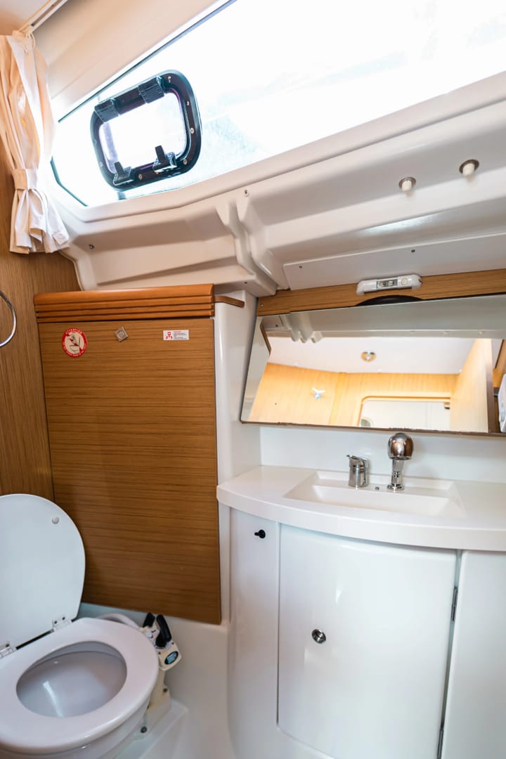 Sailboat Jeanneau Sun Odyssey 42DS (2010) for Charter - Lefkada | #24482 - 13