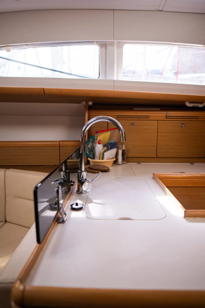 Sailboat Jeanneau Sun Odyssey 42DS (2010) for Charter - Lefkada | #24482 - 7