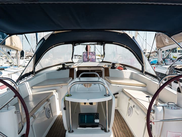 Sailboat Jeanneau Sun Odyssey 42DS (2010) for Charter - Lefkada | #24482 - 11