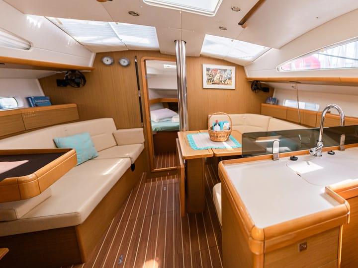 Sailboat Jeanneau Sun Odyssey 42DS (2010) for Charter - Lefkada | #24482 - 2