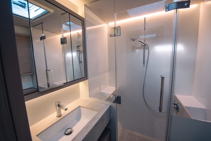  Catamarano Lagoon 55 (2025) per Noleggio, overcloccabile Capo d'Orlando | #24508 - 7