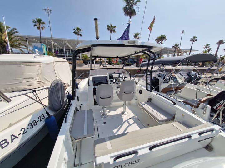 Barcelona 8.1 m Para Charter Lancha motora - #24559 - 2