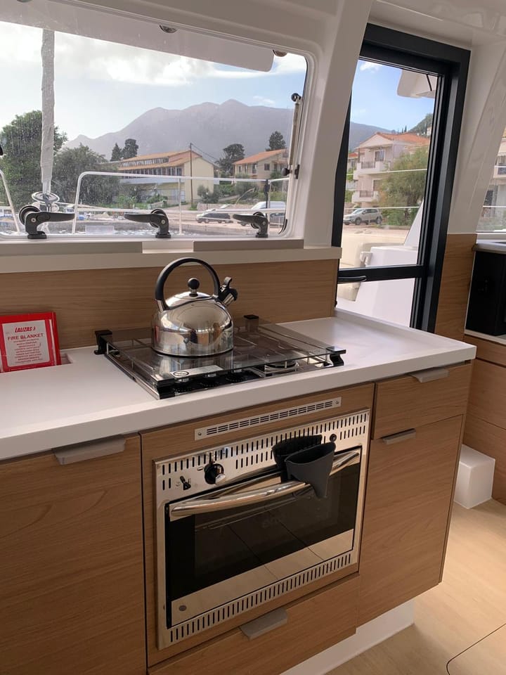  Catamarano Bali 4.2 (2025) per Noleggio, overcloccabile Lefkada | #24660 - 11