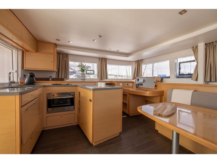 Catamaran Lagoon 450F (2016) for Charter - Lavrion | #24662 - 2