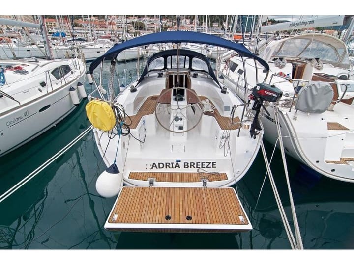Spalato 9.99 m Per noleggio Barca a vela - #24680 - 1