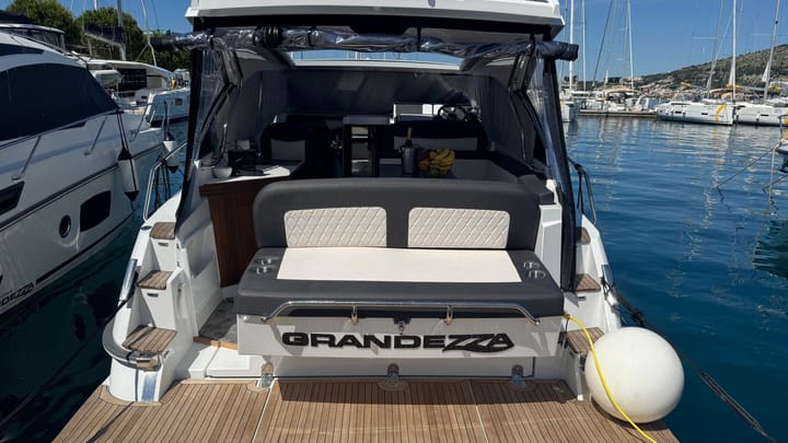Trogir 10.03 m Per noleggio Motoscafo - #24701 - 9