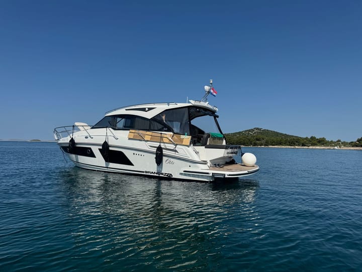 Trogir 10.03 m Per noleggio Motoscafo - #24701 - 1