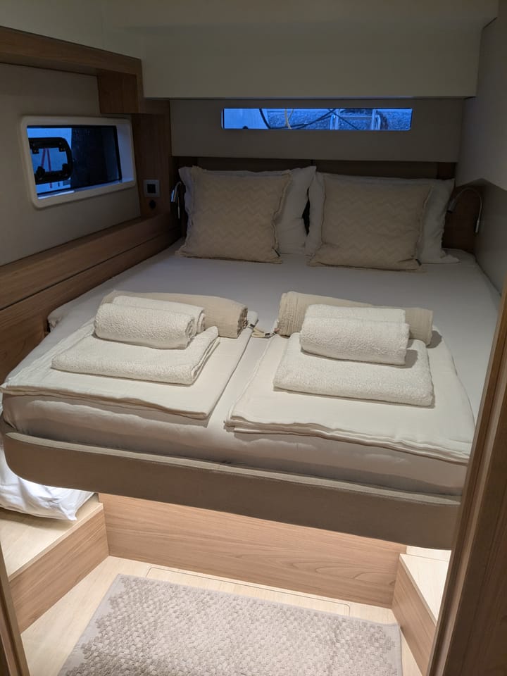 Lavrion 12.85 m Für Charter Katamaran — #24720 - 30