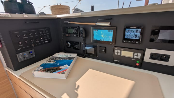 Lavrion 12.85 m Für Charter Katamaran — #24720 - 3