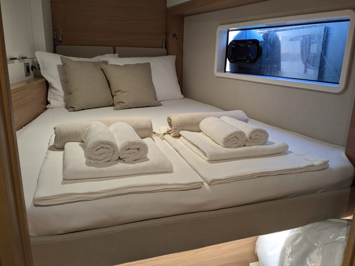 Lavrion 12.85 m Für Charter Katamaran — #24720 - 25