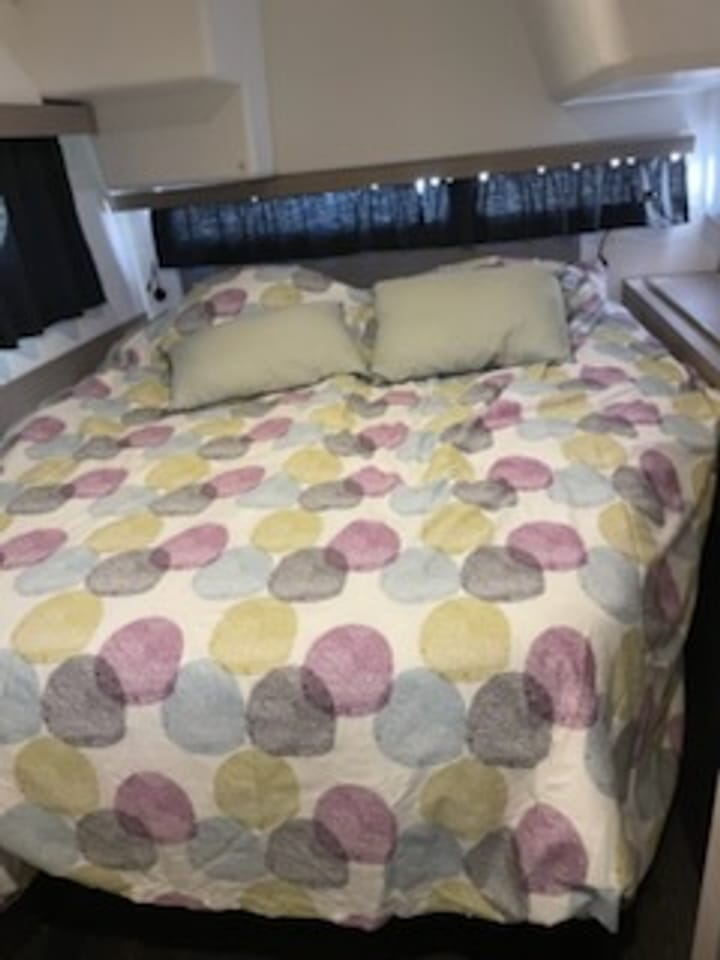 Catamaran Fountaine Pajot Lucia 40 Quatuor (2020) pour Charter - Cogolin | #24803 - 3