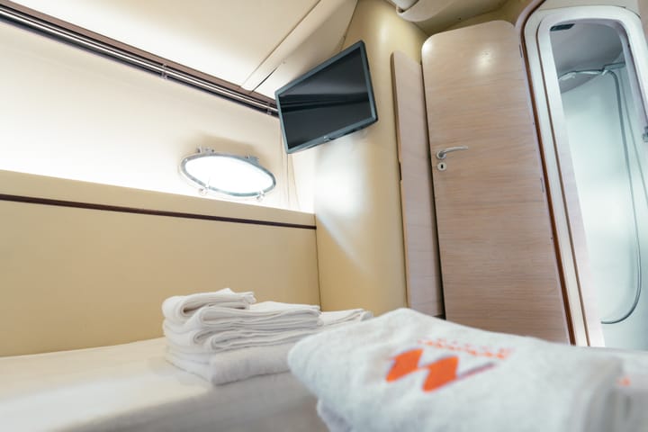 Hecho a medida Yate a motor (2005) para Charter - Salerno | #24996  - 20