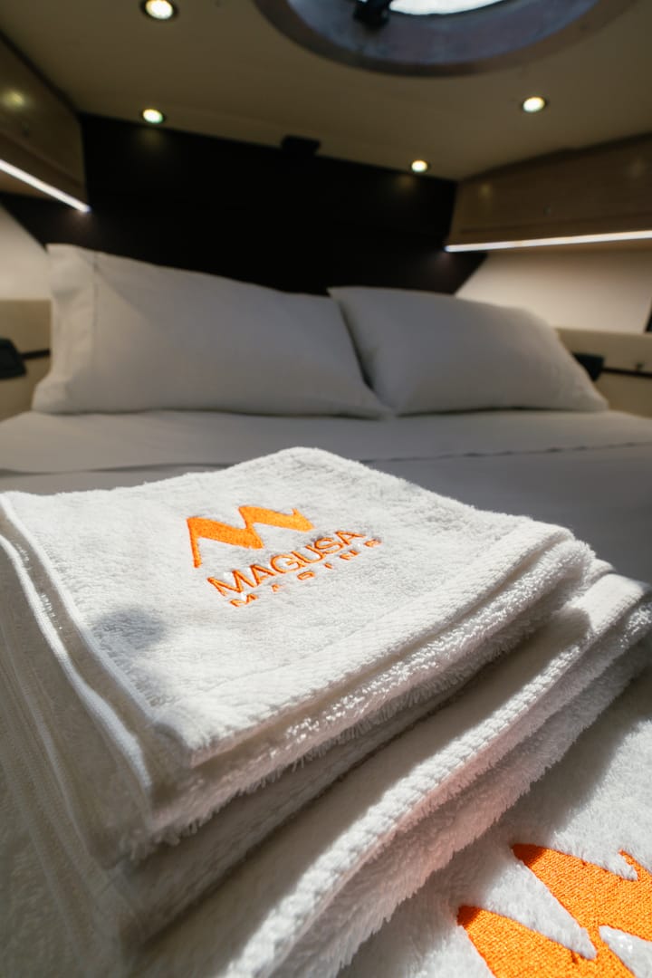 Hecho a medida Yate a motor (2005) para Charter - Salerno | #24996  - 25