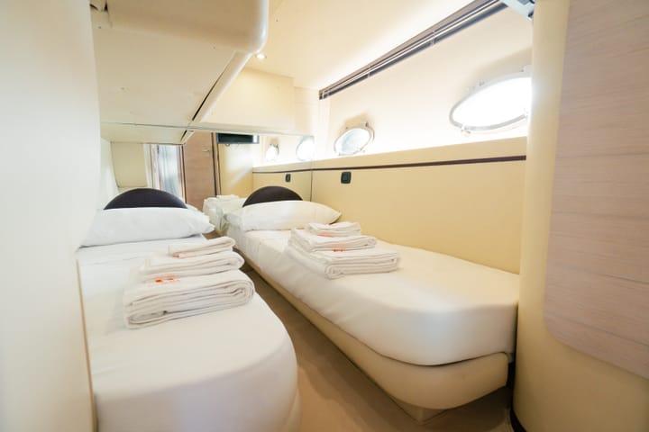 Hecho a medida Yate a motor (2005) para Charter - Salerno | #24996  - 21