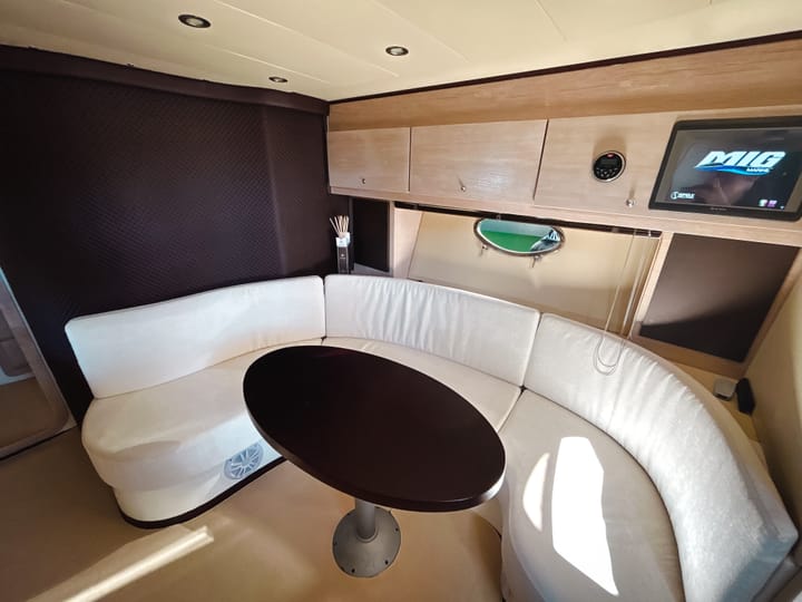 Hecho a medida Yate a motor (2005) para Charter - Salerno | #24996  - 2