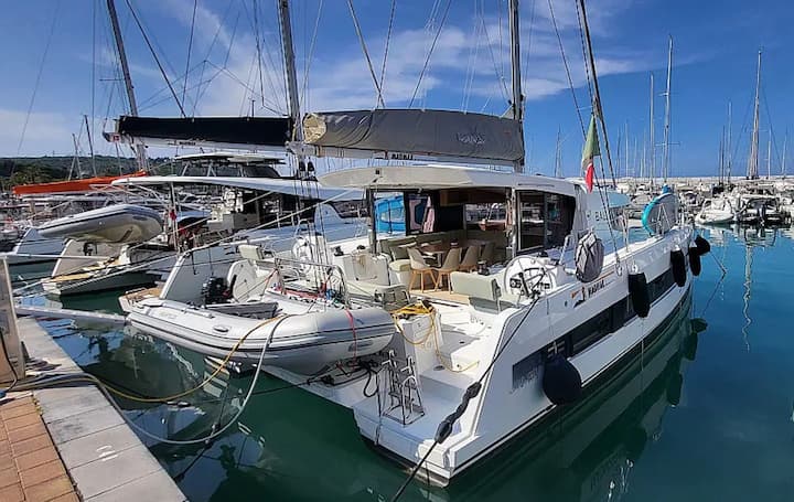Nápoles 11.78 m Para Charter Catamarán - #25136 - 6
