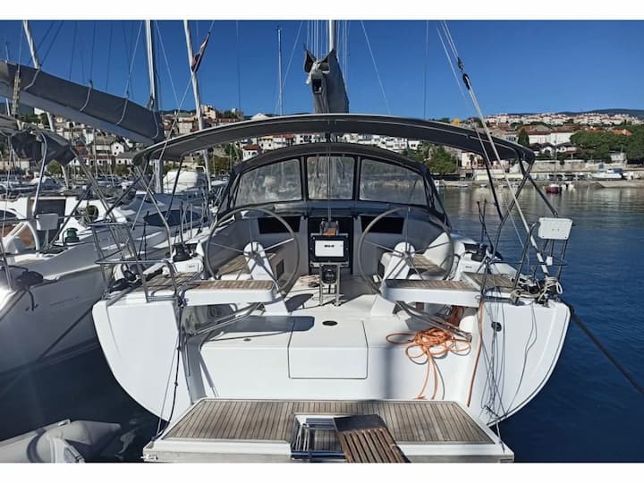 Sailboat Hanse  418 (2019) for Charter - Murter | #25152 - 1