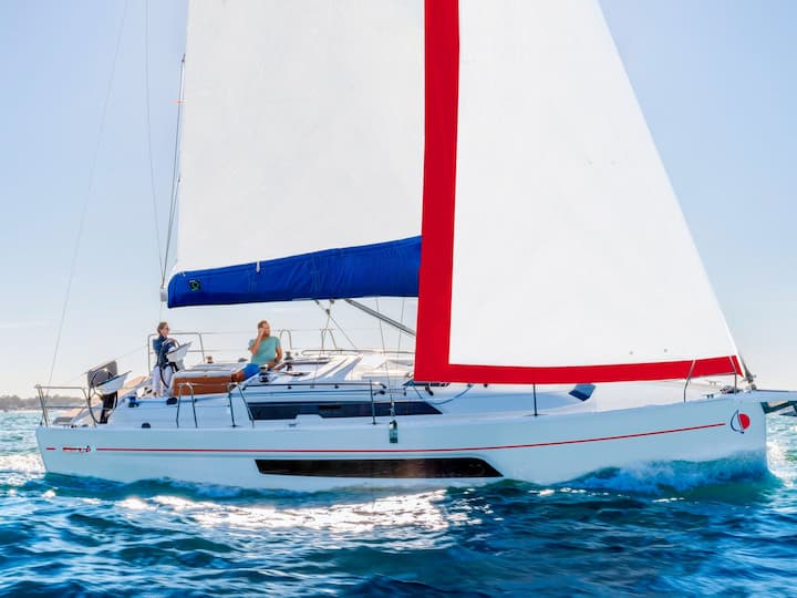 Jachthaven 10.77 m Voor Charter Zeilboot - #25198 - 1