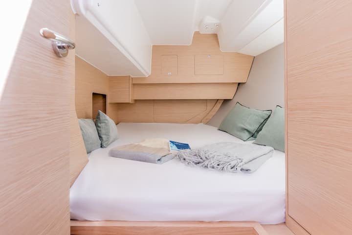 Jachthaven 10.77 m Voor Charter Zeilboot - #25198 - 3