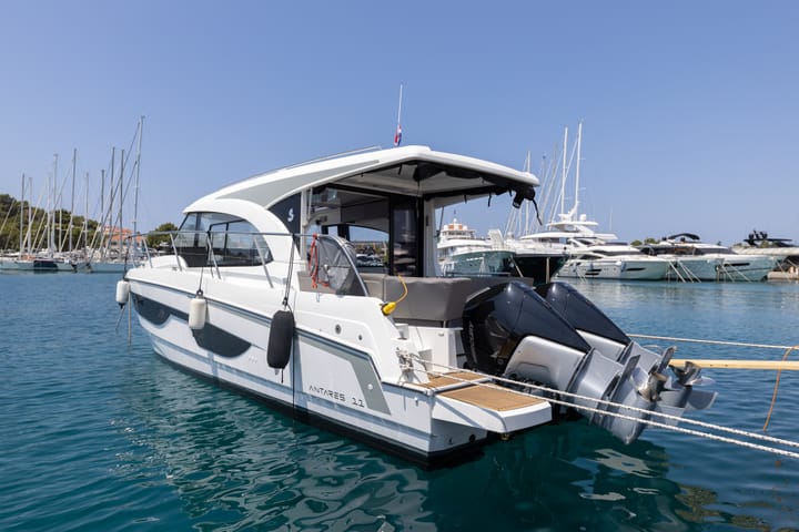 Rogoznica 11.08 m Für Charter Motorboot — #25261 - 26