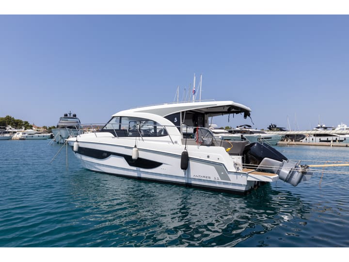 Rogoznica 11.08 m Für Charter Motorboot — #25261 - 1