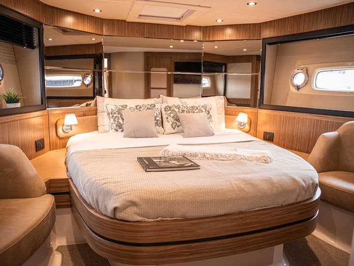 Naples 16.9 m For Charter Yacht à moteur - #25319 - 2