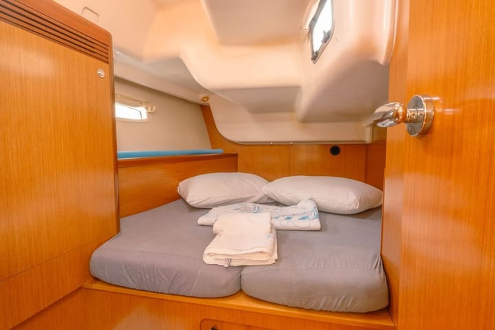  Barca a vela Beneteau Oceanis 40 (2008) per Noleggio, overcloccabile Fethiye | #25375 - 12