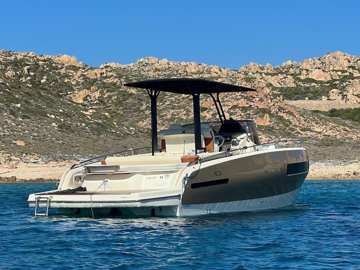 Fatto su misura  Motoscafo (2017) per Noleggio - Porto Rotondo | # 25392 - 5