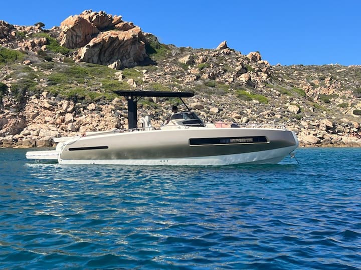 Fatto su misura  Motoscafo (2017) per Noleggio - Porto Rotondo | # 25392 - 7